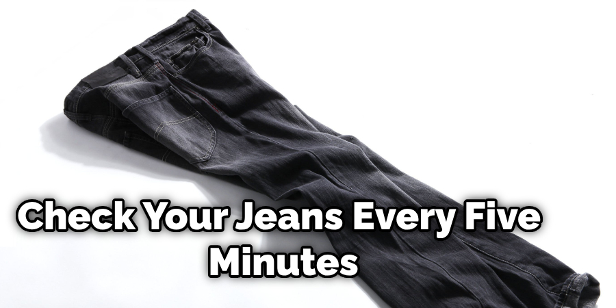 How to Lighten Black Jeans