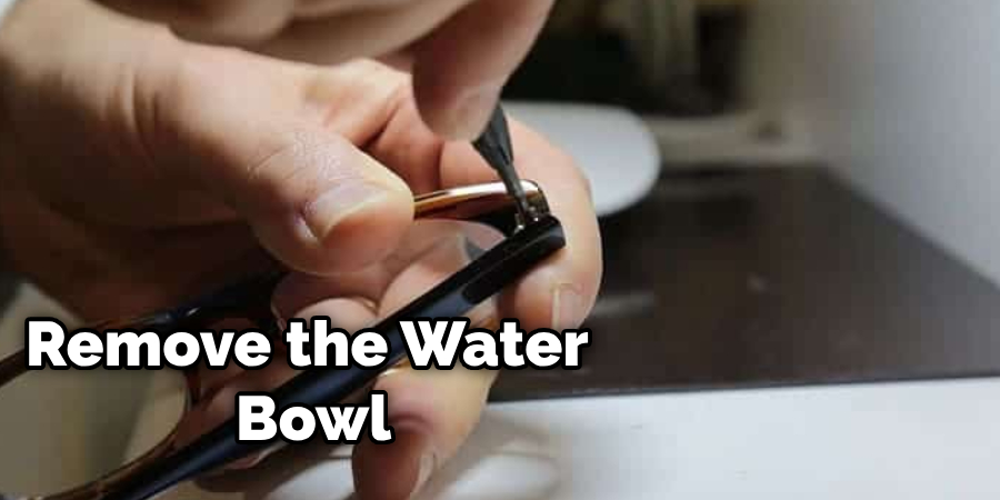 How to Tighten Glasses Without a Screwdriver