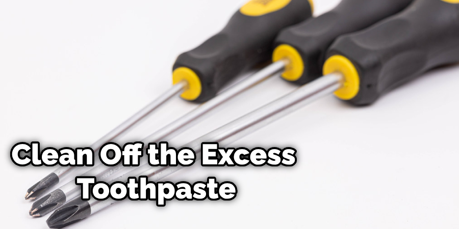How to Tighten Glasses Without a Screwdriver